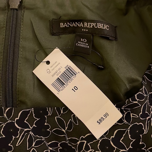 *NWT* Banana Republic Factory / Green and Navy Floral Bell Sleeve Dress / 10 - Picture 9 of 11